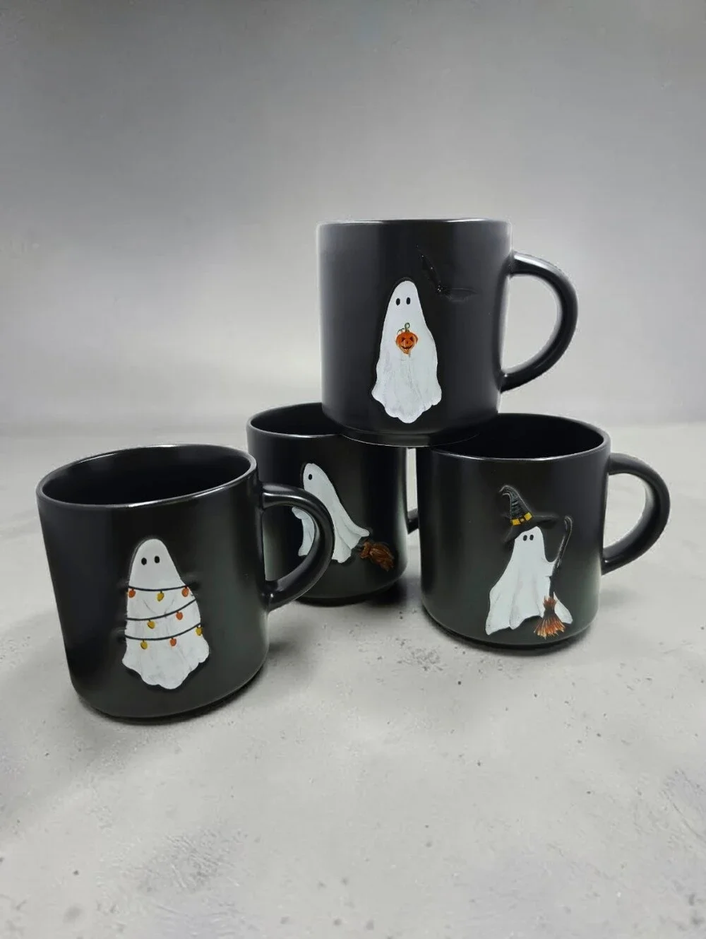 Pottery Barn Scary Squad Ghost Mugs Set Of 4 Halloween Ceramic Drinkware